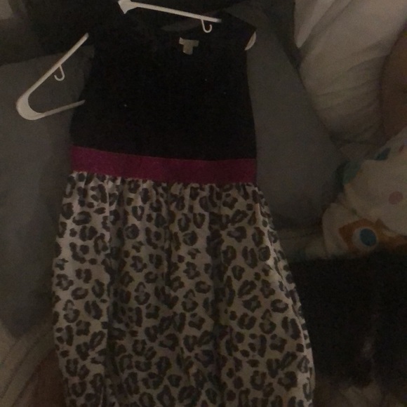 This has not been worn - Picture 3 of 4